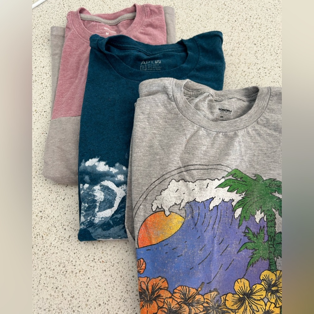 Lot of 3 T-shirts